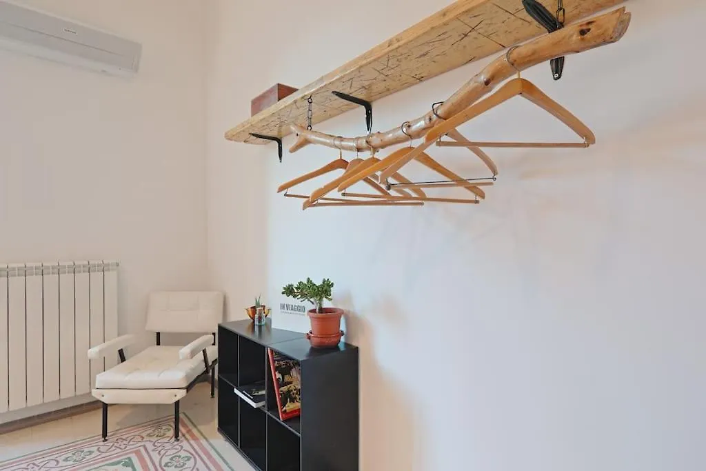 La Casuzza Del Borgo - Porto - Politeama Apartman Palermo 0*,  Olaszország